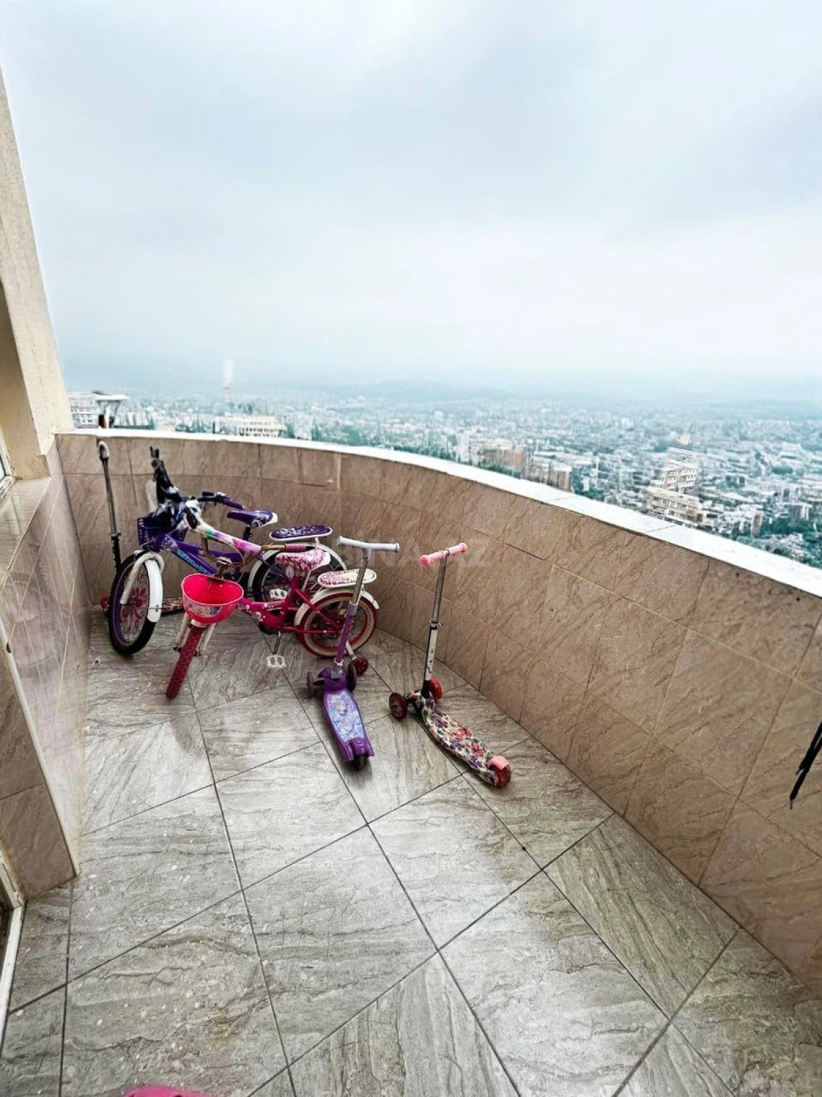 Satılır 3 otaqlı mənzil 108 m²