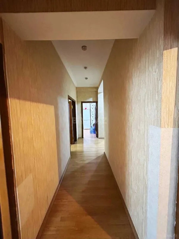 Satılır 3 otaqlı mənzil 108 m²