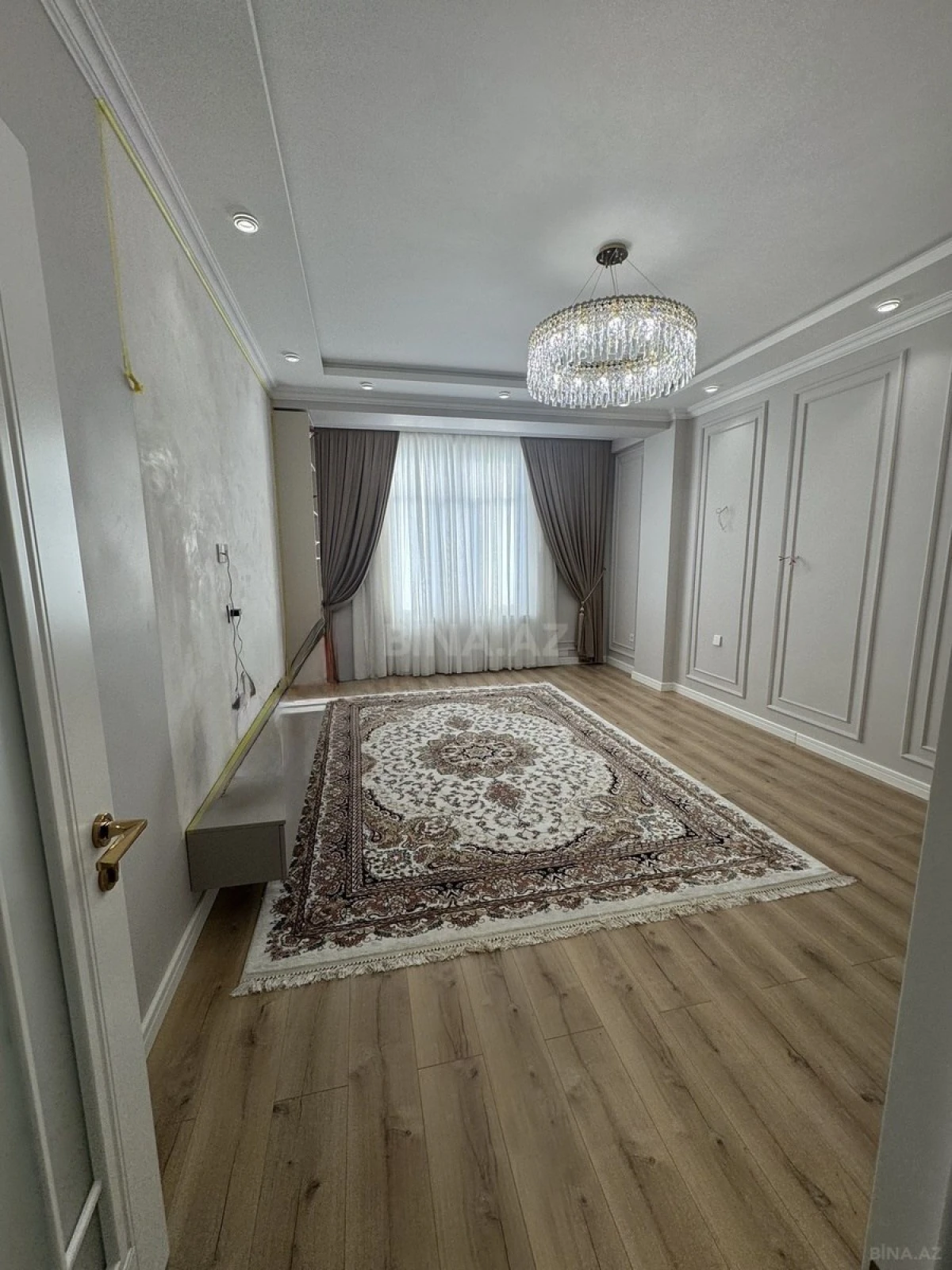 Satılır 3 otaqlı mənzil 120 m²