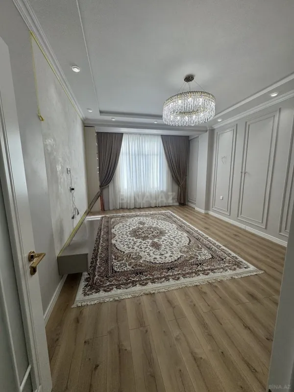 Satılır 3 otaqlı mənzil 120 m²