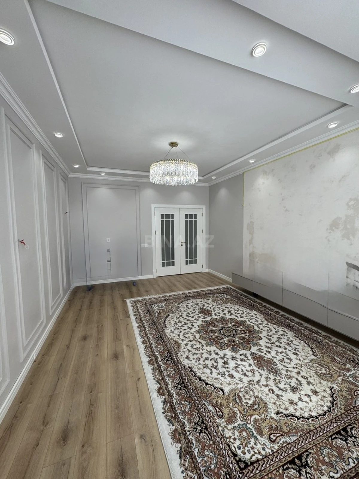 Satılır 3 otaqlı mənzil 120 m²