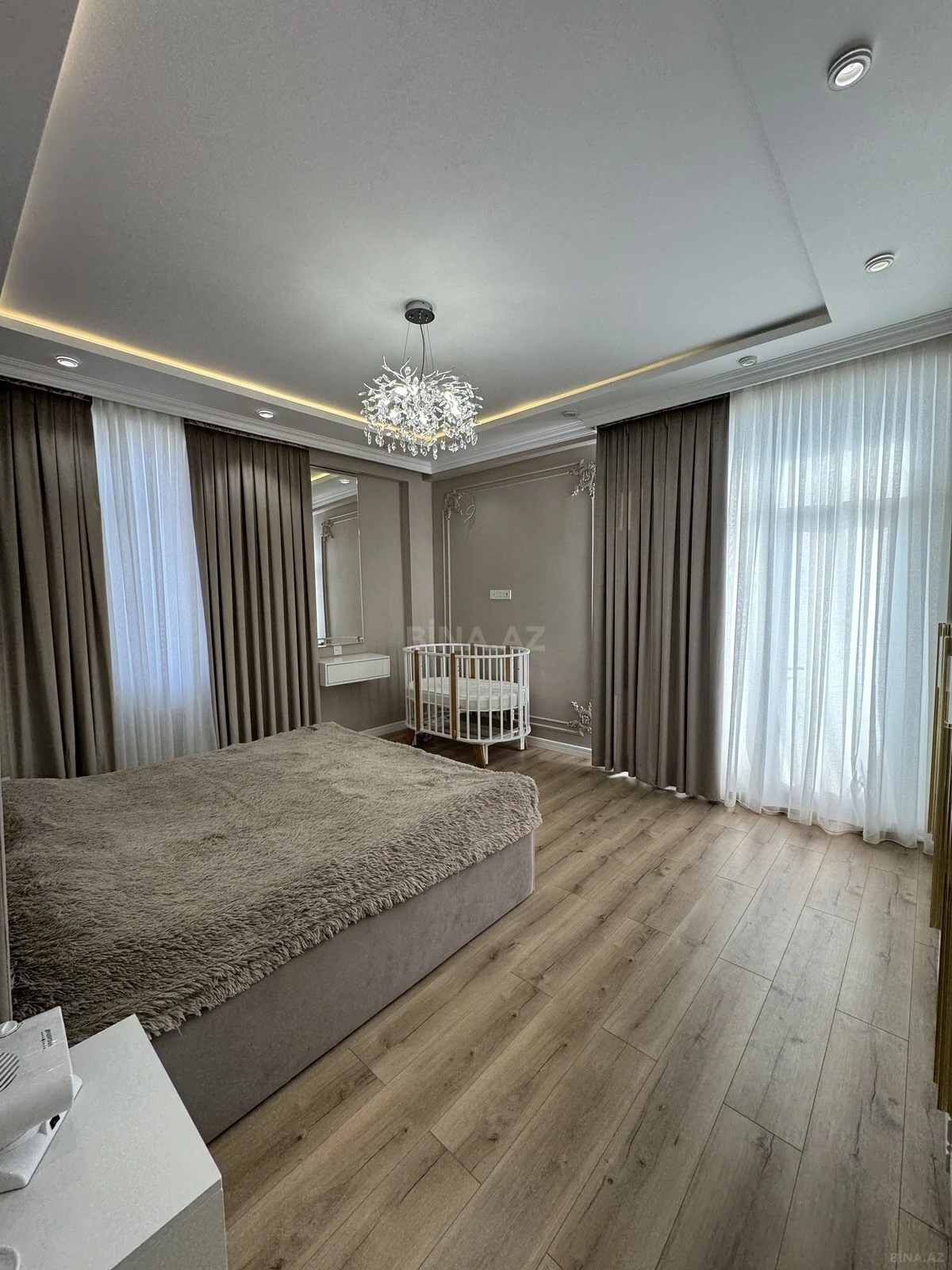 Satılır 3 otaqlı mənzil 120 m²