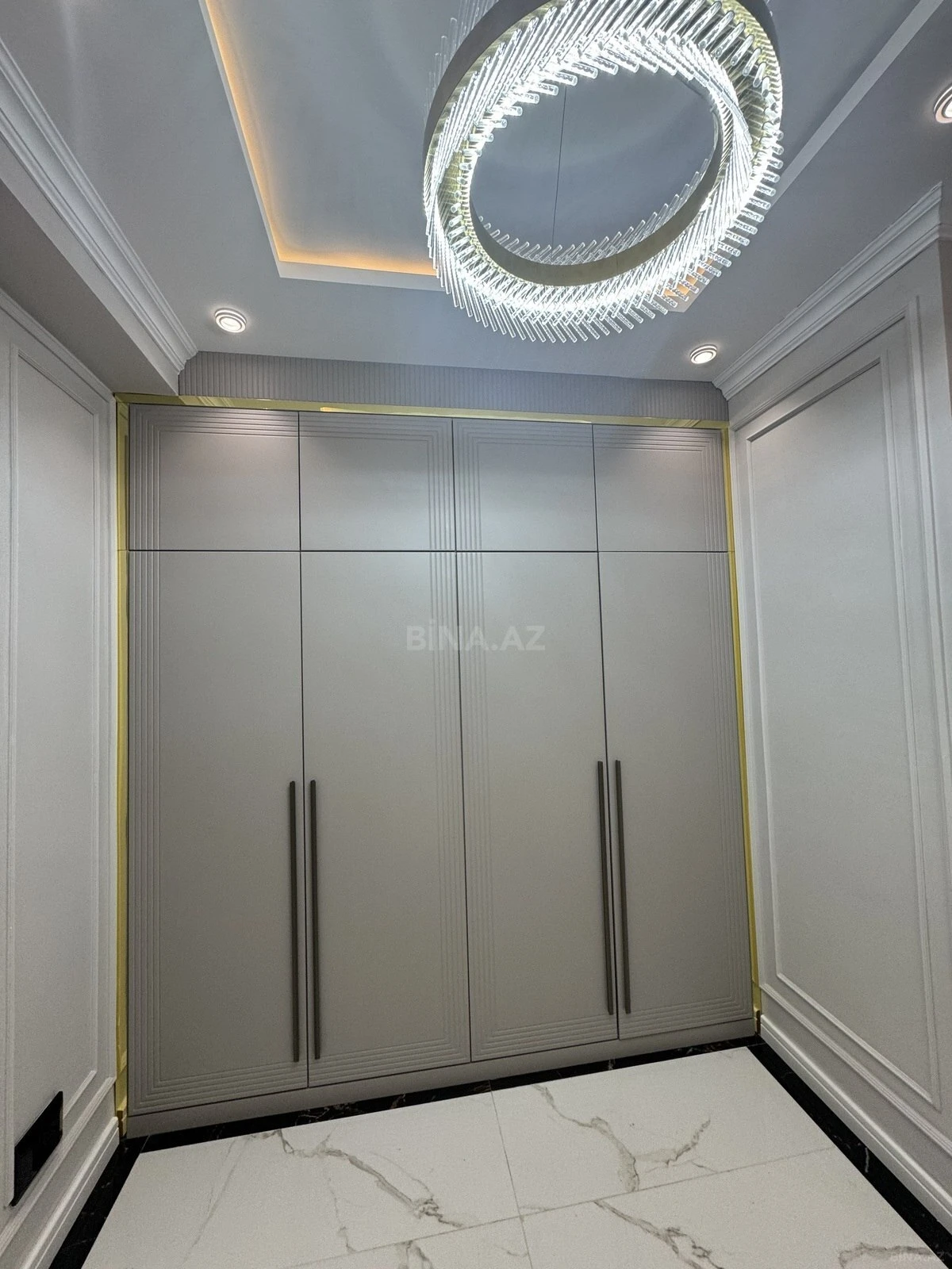 Satılır 3 otaqlı mənzil 120 m²