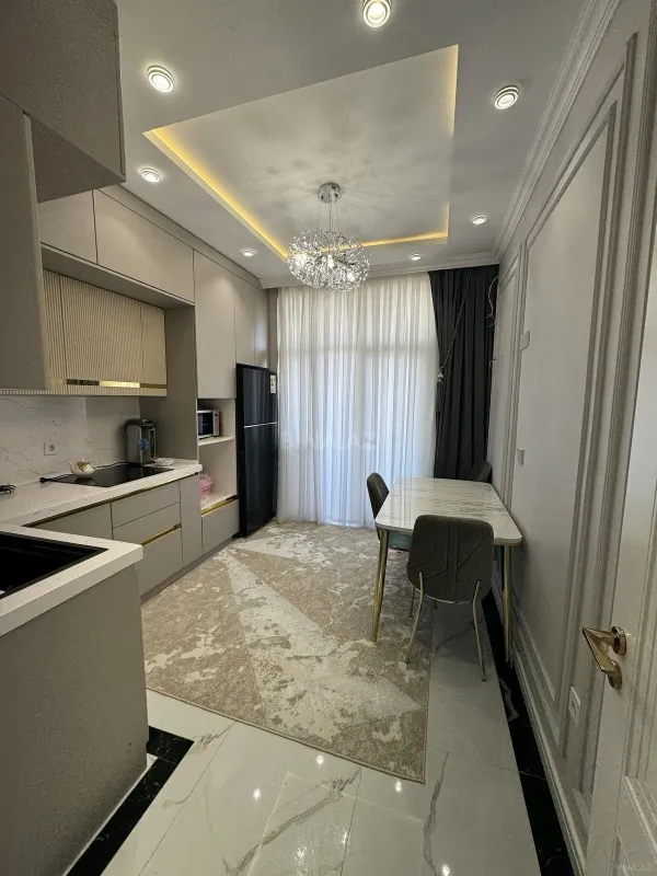 Satılır 3 otaqlı mənzil 120 m²