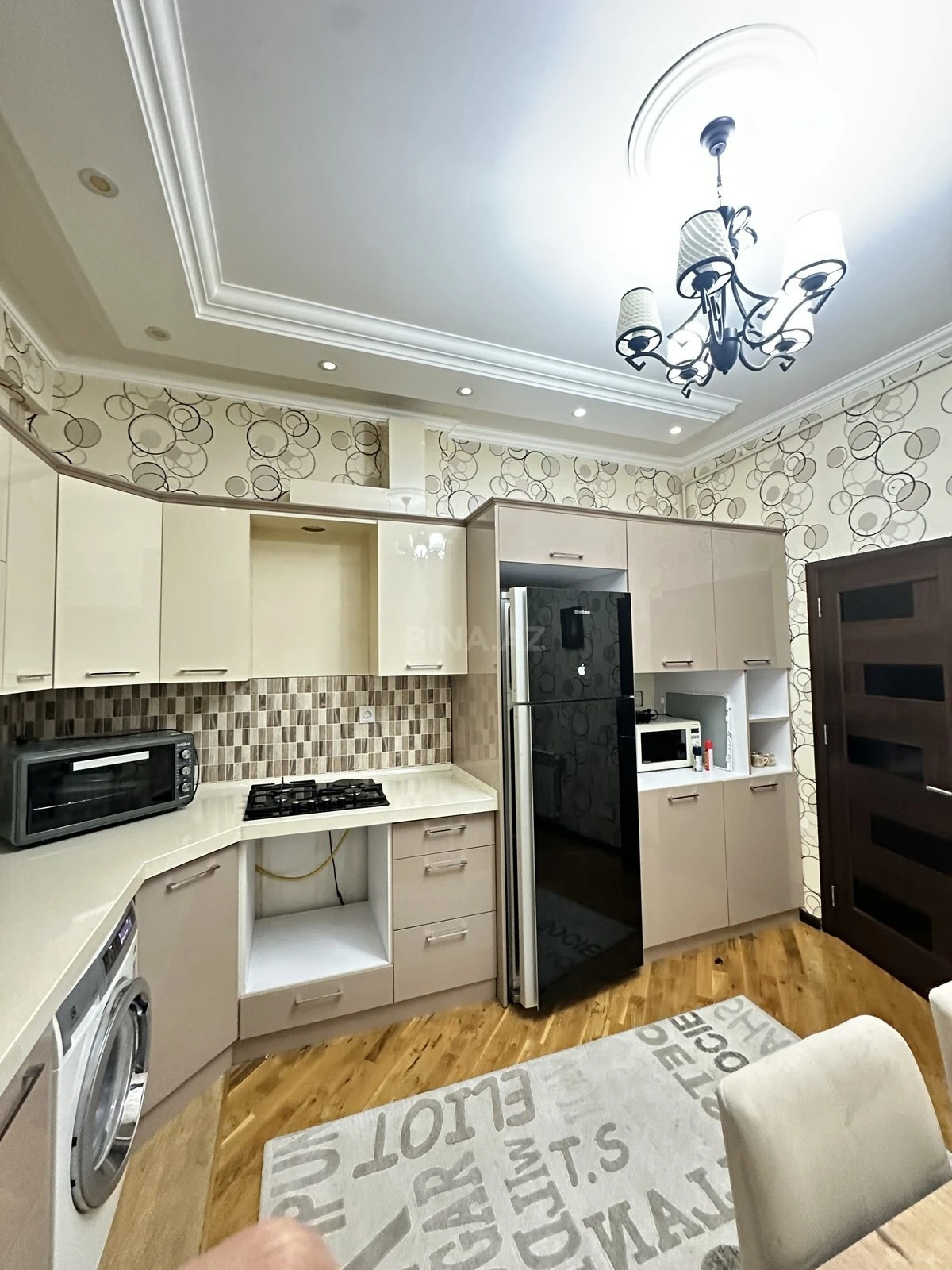 Kirayə verilir 2 otaqlı mənzil 90 m²