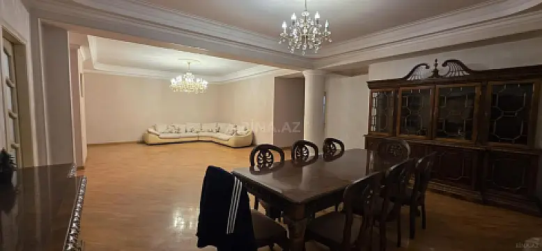 Kirayə verilir 5 otaqlı mənzil 200 m²