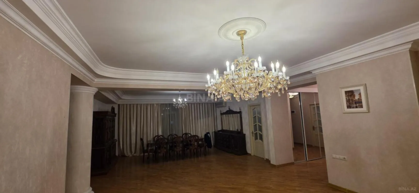 Kirayə verilir 5 otaqlı mənzil 200 m²