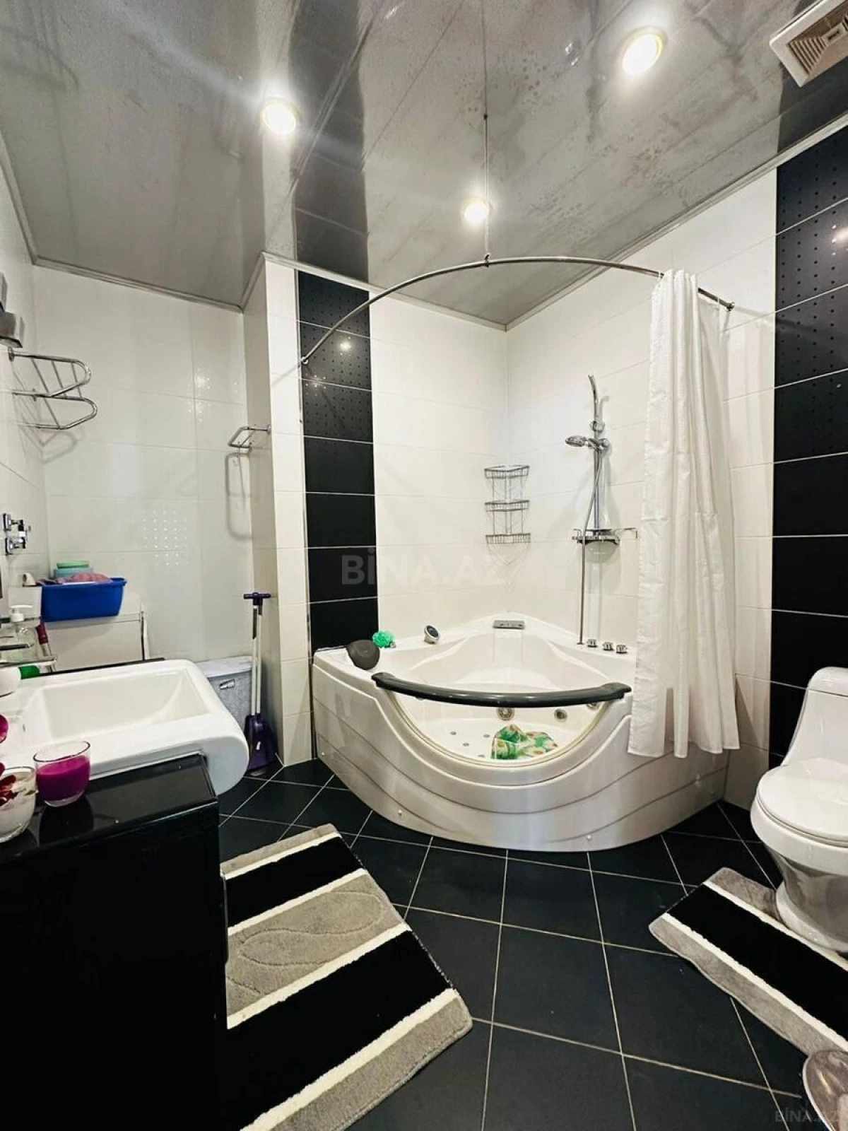 Satılır 3 otaqlı mənzil 130 m²