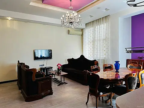 Satılır 3 otaqlı mənzil 130 m²