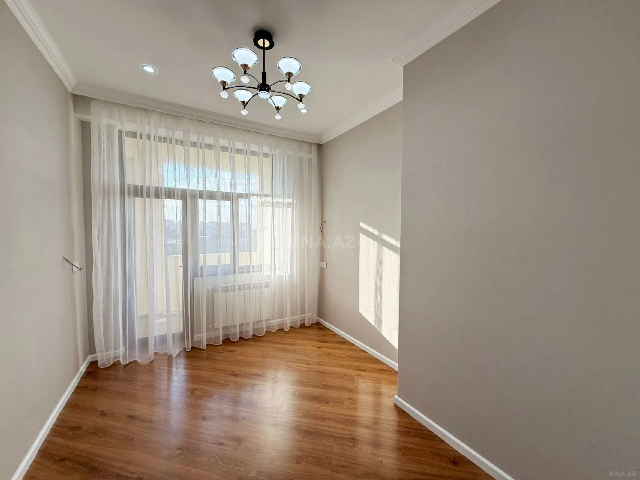Satılır 2 otaqlı mənzil 79 m²