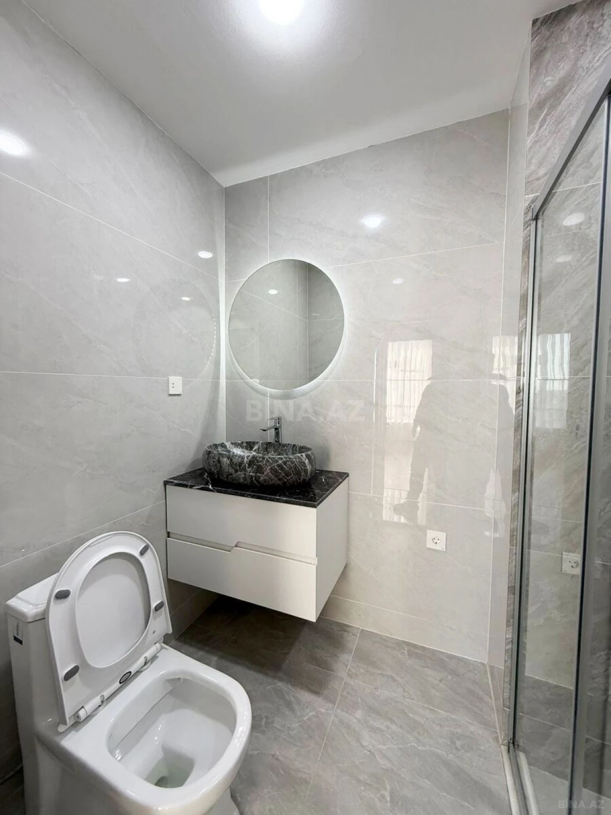 Satılır 2 otaqlı mənzil 79 m²