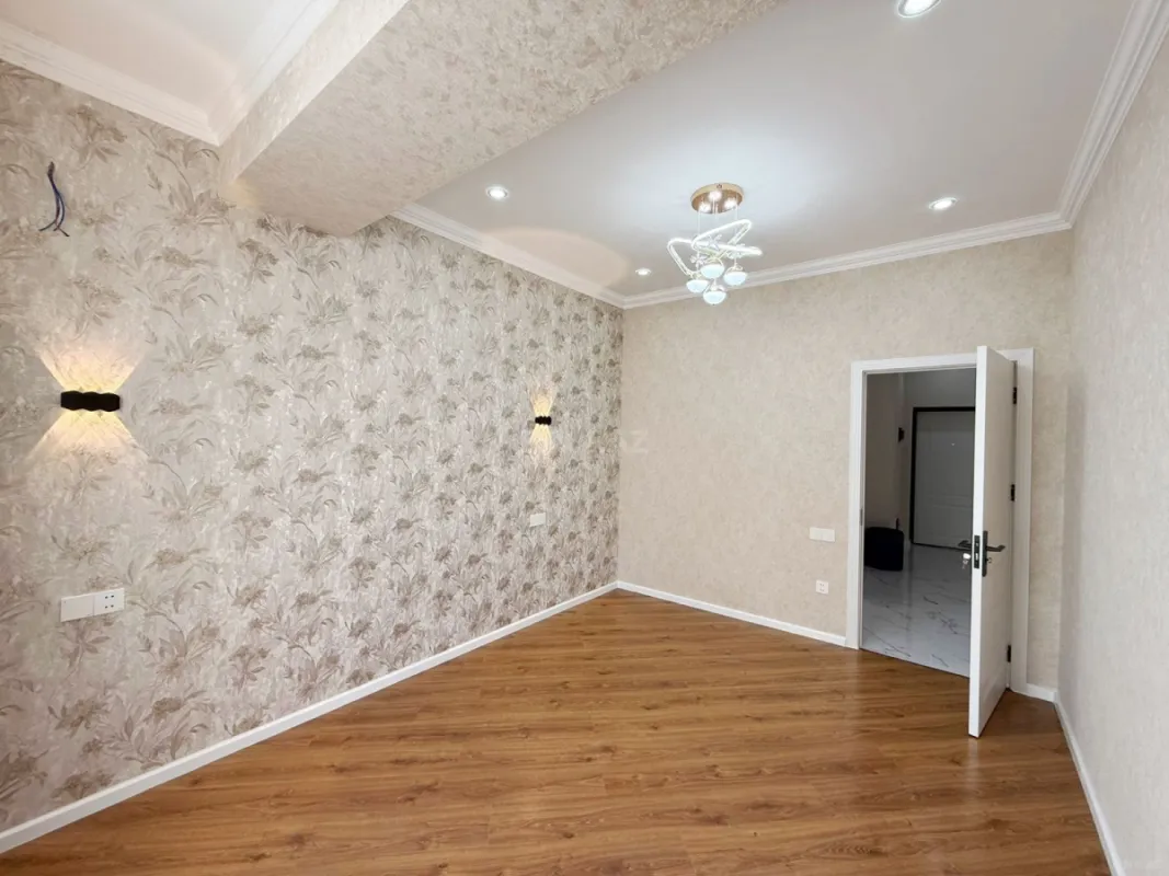 Satılır 2 otaqlı mənzil 79 m²