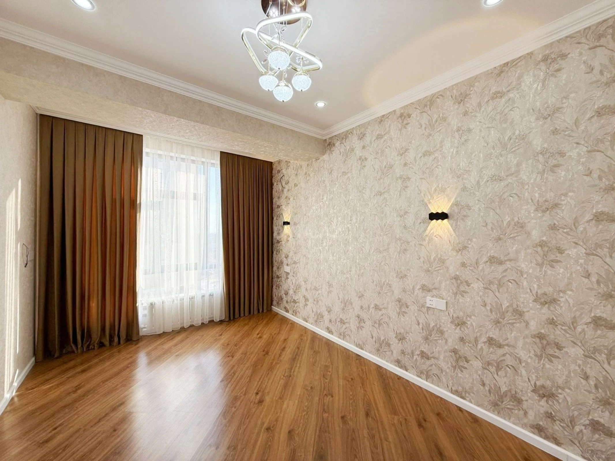 Satılır 2 otaqlı mənzil 79 m²