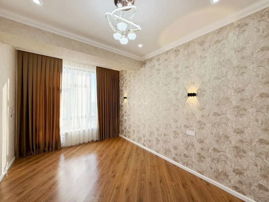 Satılır 2 otaqlı mənzil 79 m²