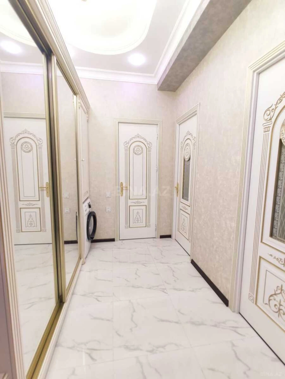 Kirayə verilir 2 otaqlı mənzil 65 m²