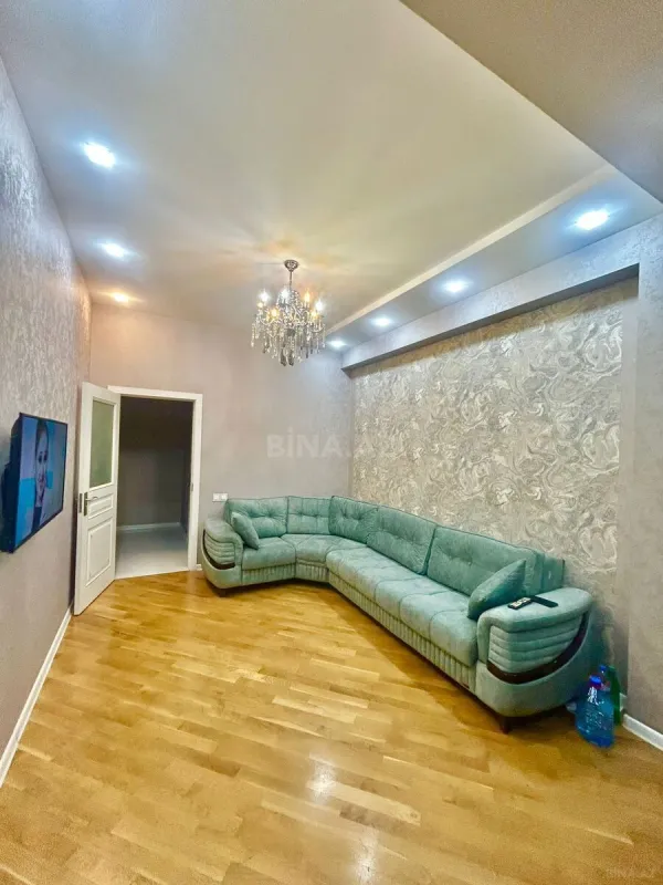 Kirayə verilir 2 otaqlı mənzil 65 m²