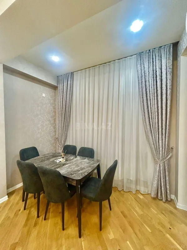 Kirayə verilir 2 otaqlı mənzil 65 m²