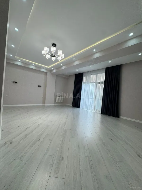 Satılır 3 otaqlı mənzil 140 m²