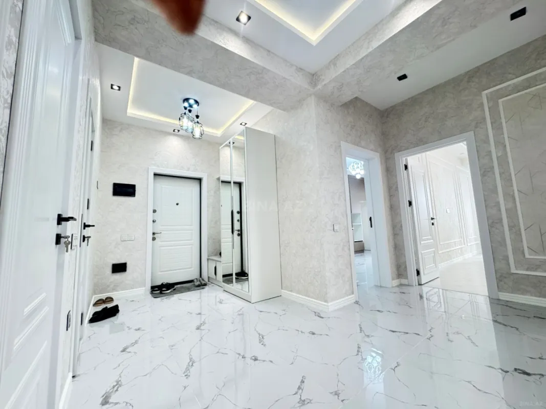 Satılır 3 otaqlı mənzil 140 m²