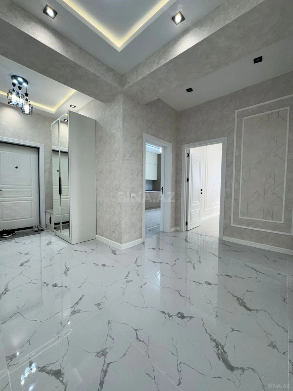 Satılır 3 otaqlı mənzil 140 m²