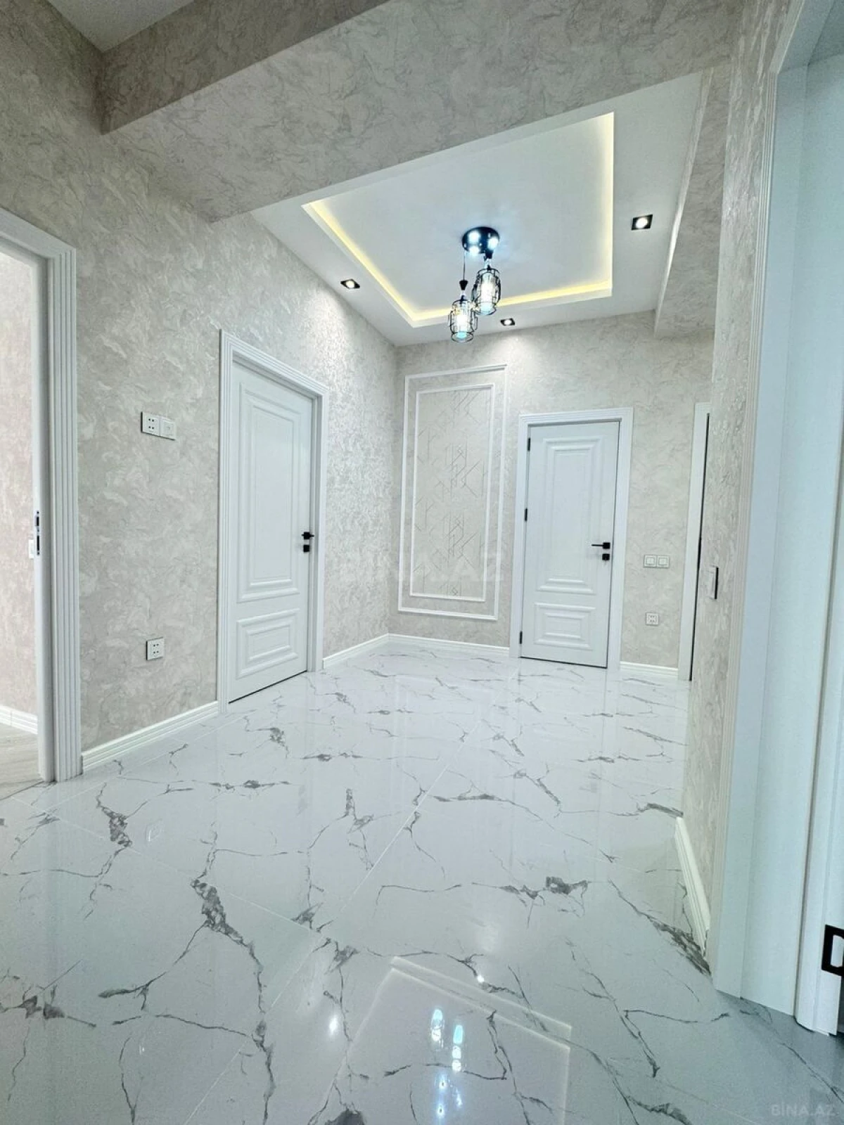 Satılır 3 otaqlı mənzil 140 m²