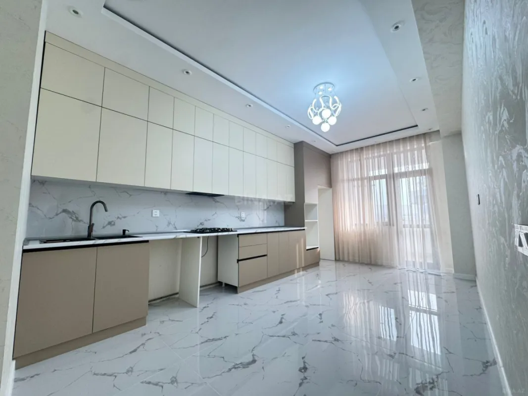 Satılır 3 otaqlı mənzil 140 m²
