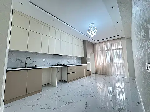 Satılır 3 otaqlı mənzil 140 m²