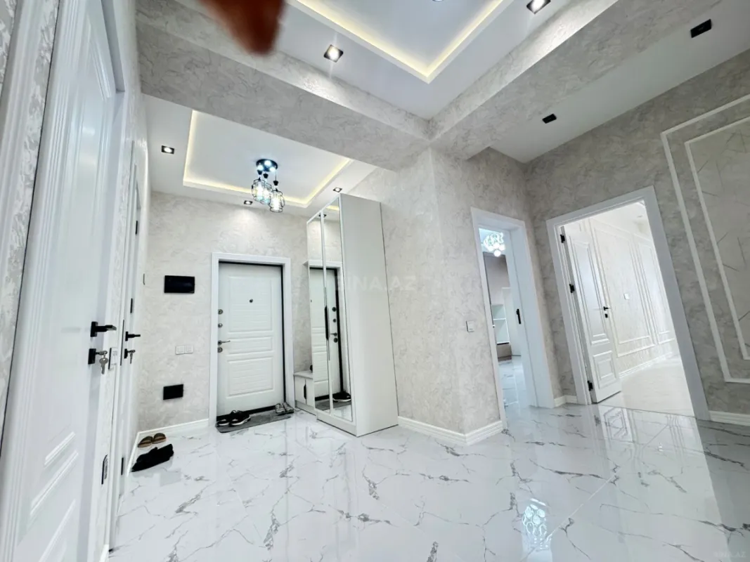 Satılır 3 otaqlı mənzil 140 m²