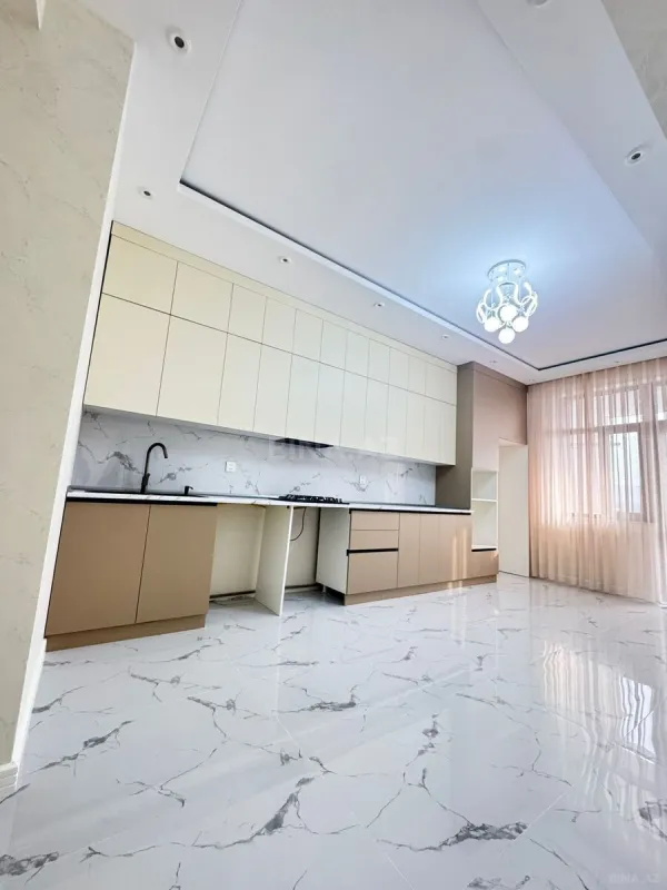 Satılır 3 otaqlı mənzil 140 m²