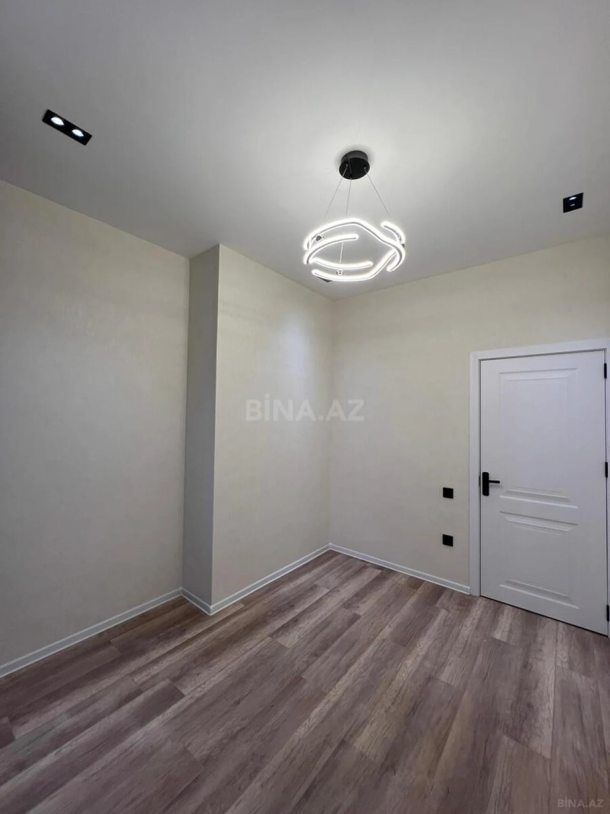 Satılır 3 otaqlı mənzil 79 m²