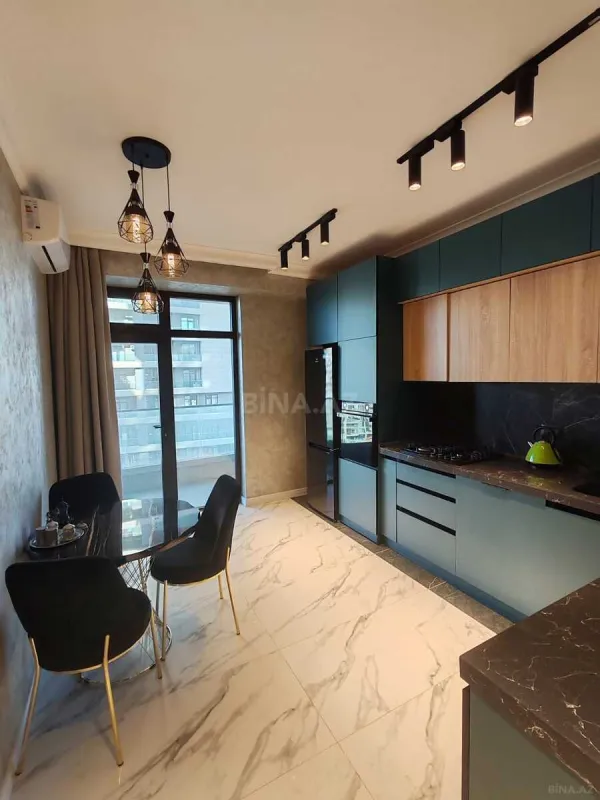 Kirayə verilir 2 otaqlı mənzil 105 m²