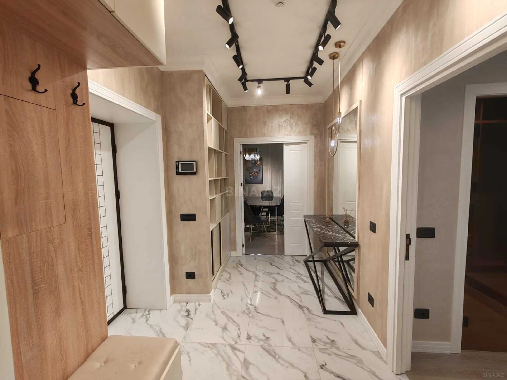 Kirayə verilir 2 otaqlı mənzil 105 m²