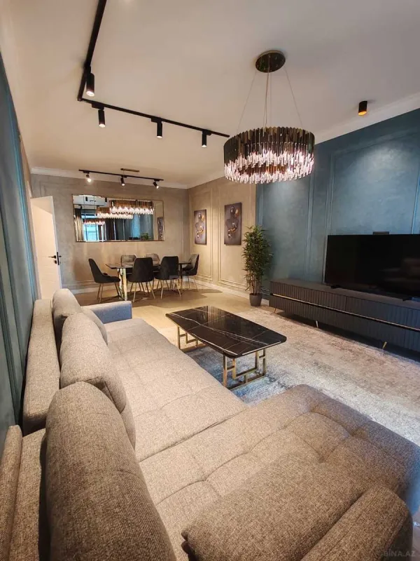 Kirayə verilir 2 otaqlı mənzil 105 m²