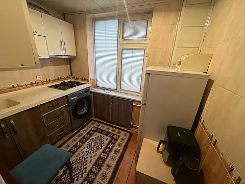 Kirayə verilir 2 otaqlı mənzil 60 m²
