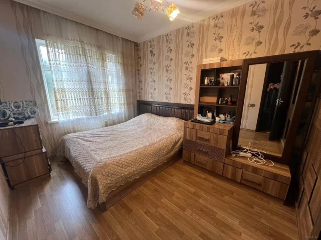 Satılır 4 otaqlı mənzil 90 m²
