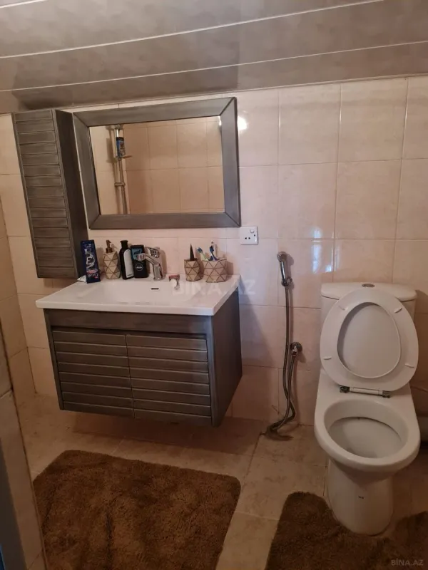 Satılır 4 otaqlı mənzil 240 m²