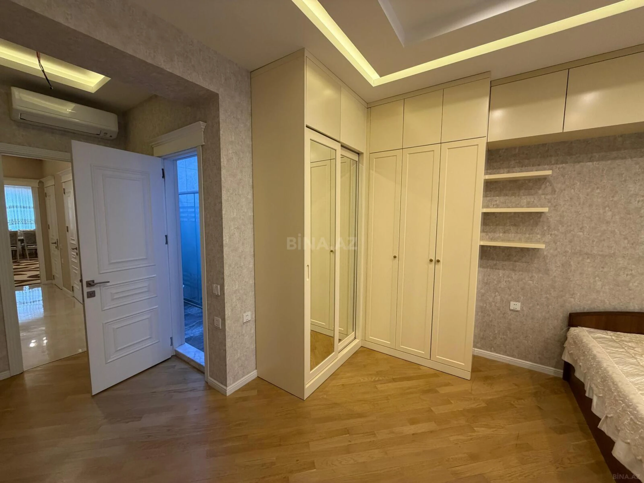 Kirayə verilir 2 otaqlı mənzil 90 m²