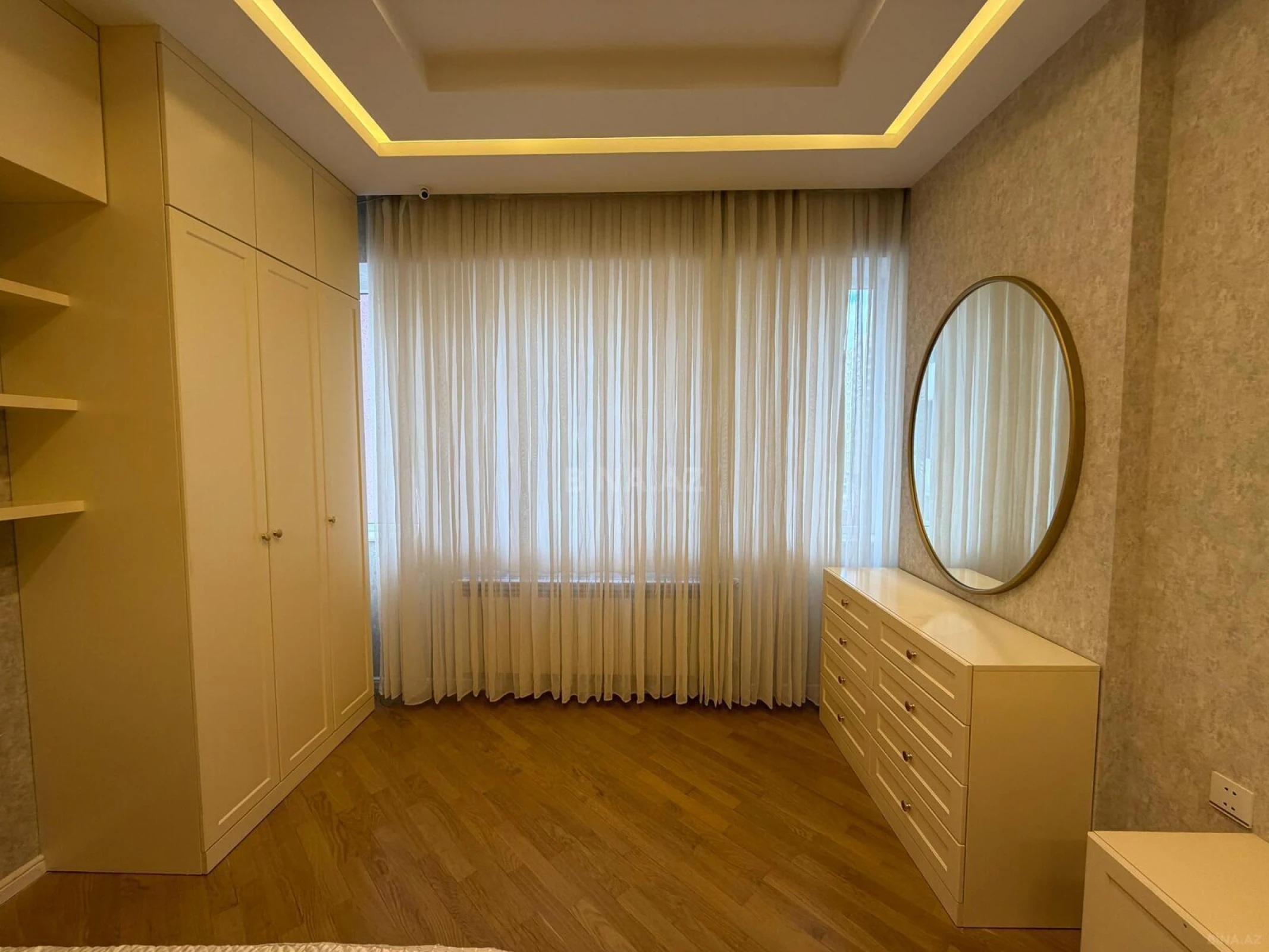 Kirayə verilir 2 otaqlı mənzil 90 m²