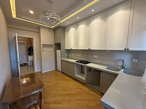 Kirayə verilir 2 otaqlı mənzil 90 m²
