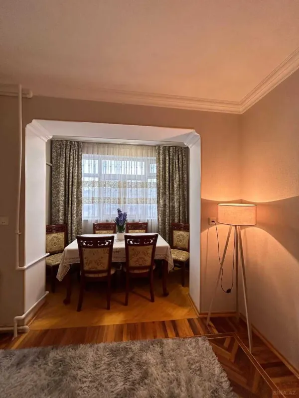 Kirayə verilir 2 otaqlı mənzil 70 m²