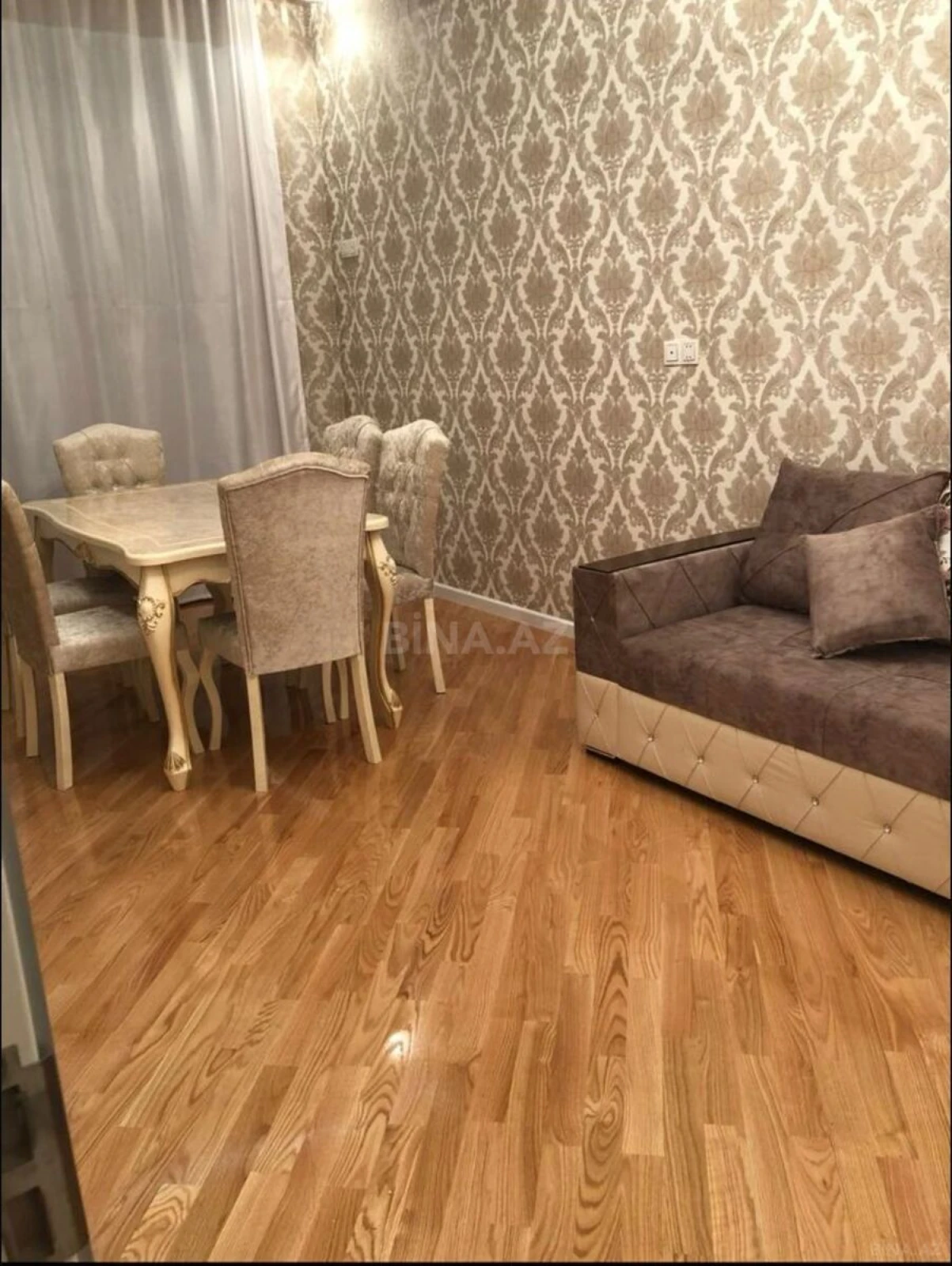 Kirayə verilir 2 otaqlı mənzil 75 m²
