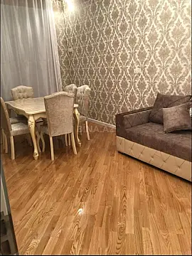 Kirayə verilir 2 otaqlı mənzil 75 m²