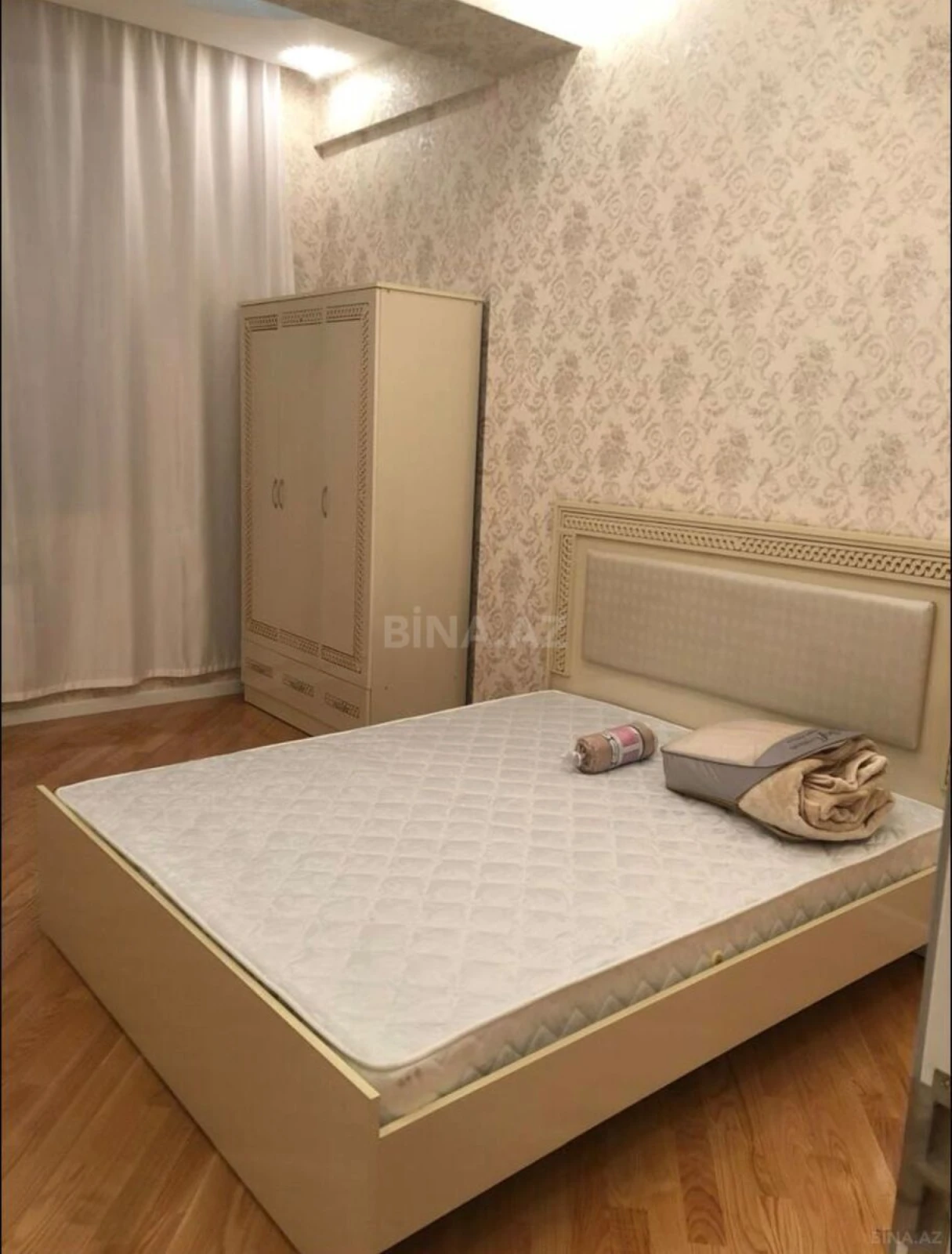 Kirayə verilir 2 otaqlı mənzil 75 m²