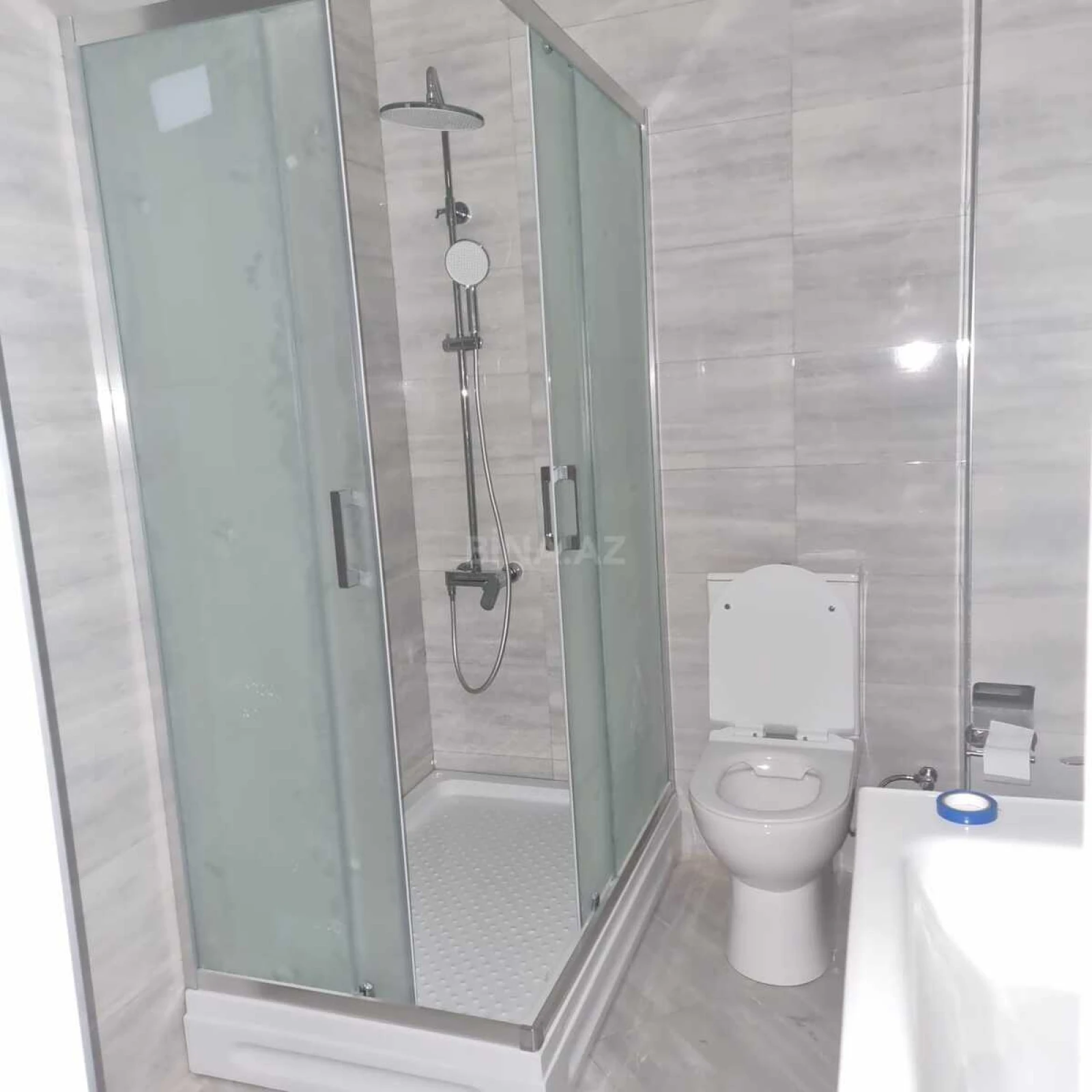 Kirayə verilir 2 otaqlı mənzil 75 m²