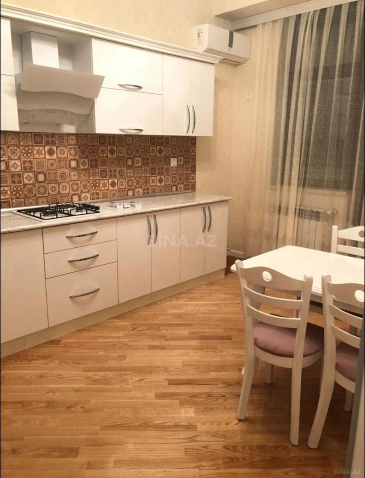 Kirayə verilir 2 otaqlı mənzil 75 m²