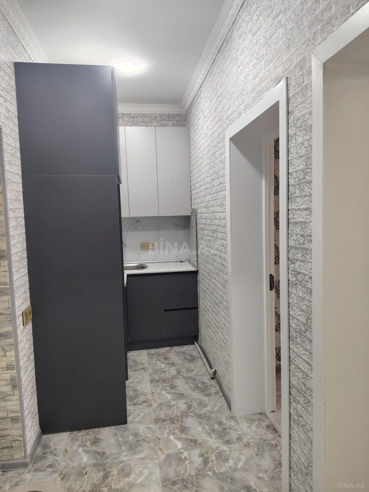 Satılır 2 otaqlı mənzil 57 m²
