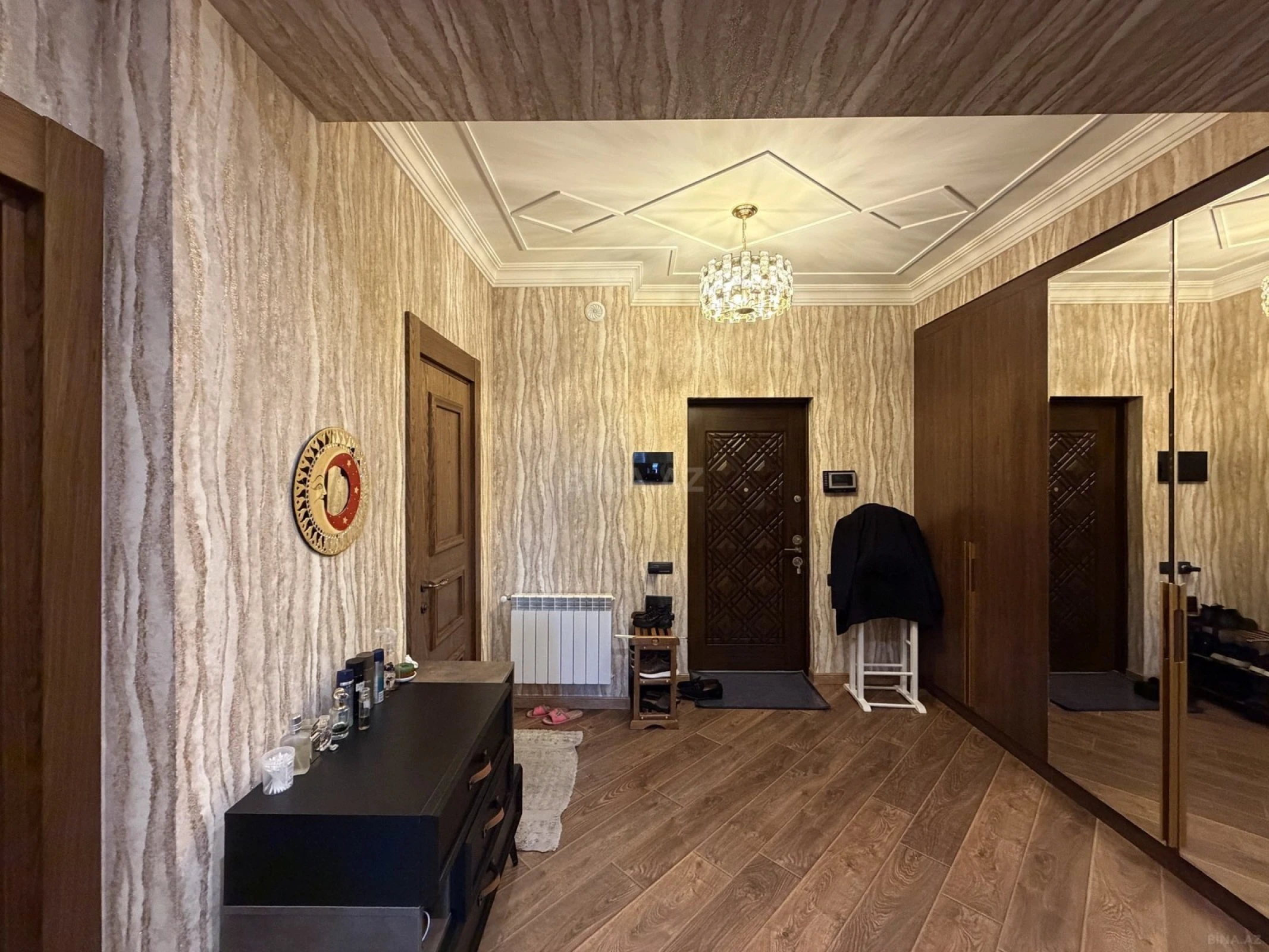 Satılır 2 otaqlı mənzil 70 m²