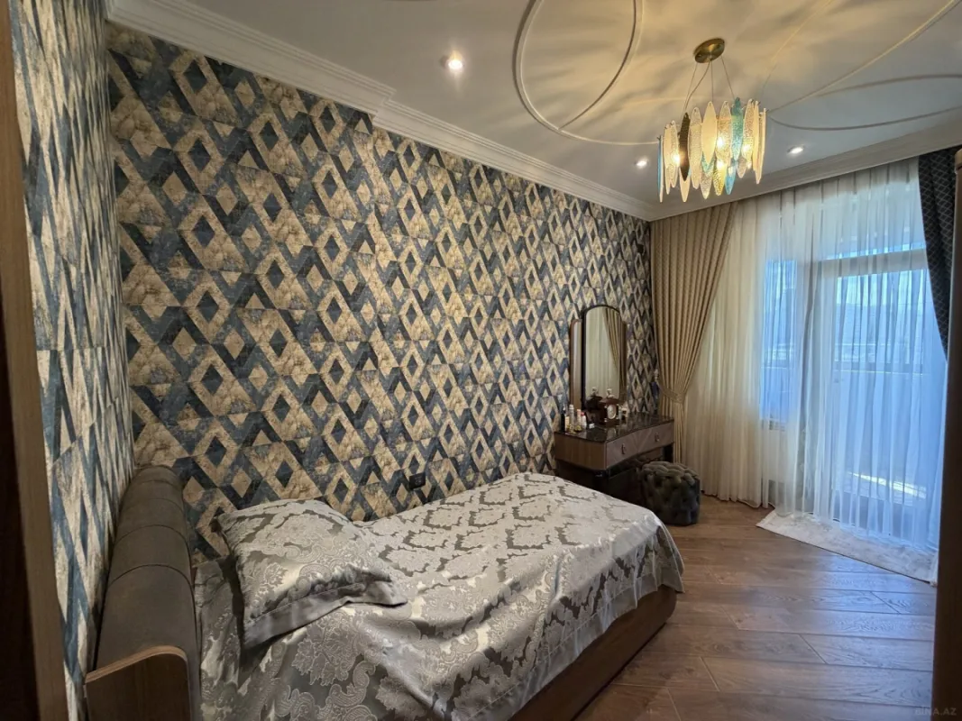 Satılır 2 otaqlı mənzil 70 m²