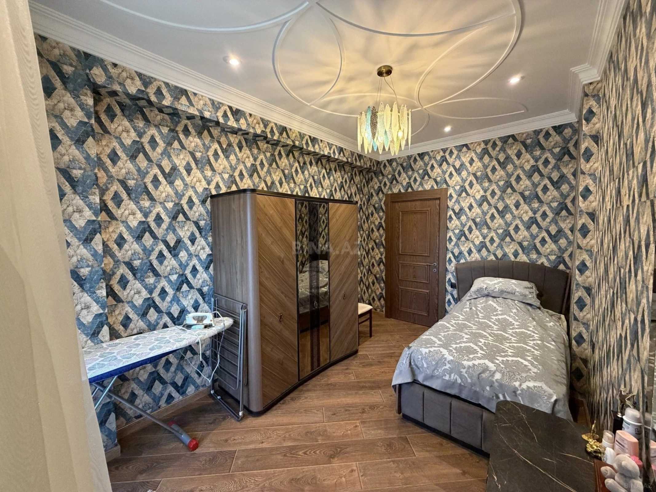 Satılır 2 otaqlı mənzil 70 m²