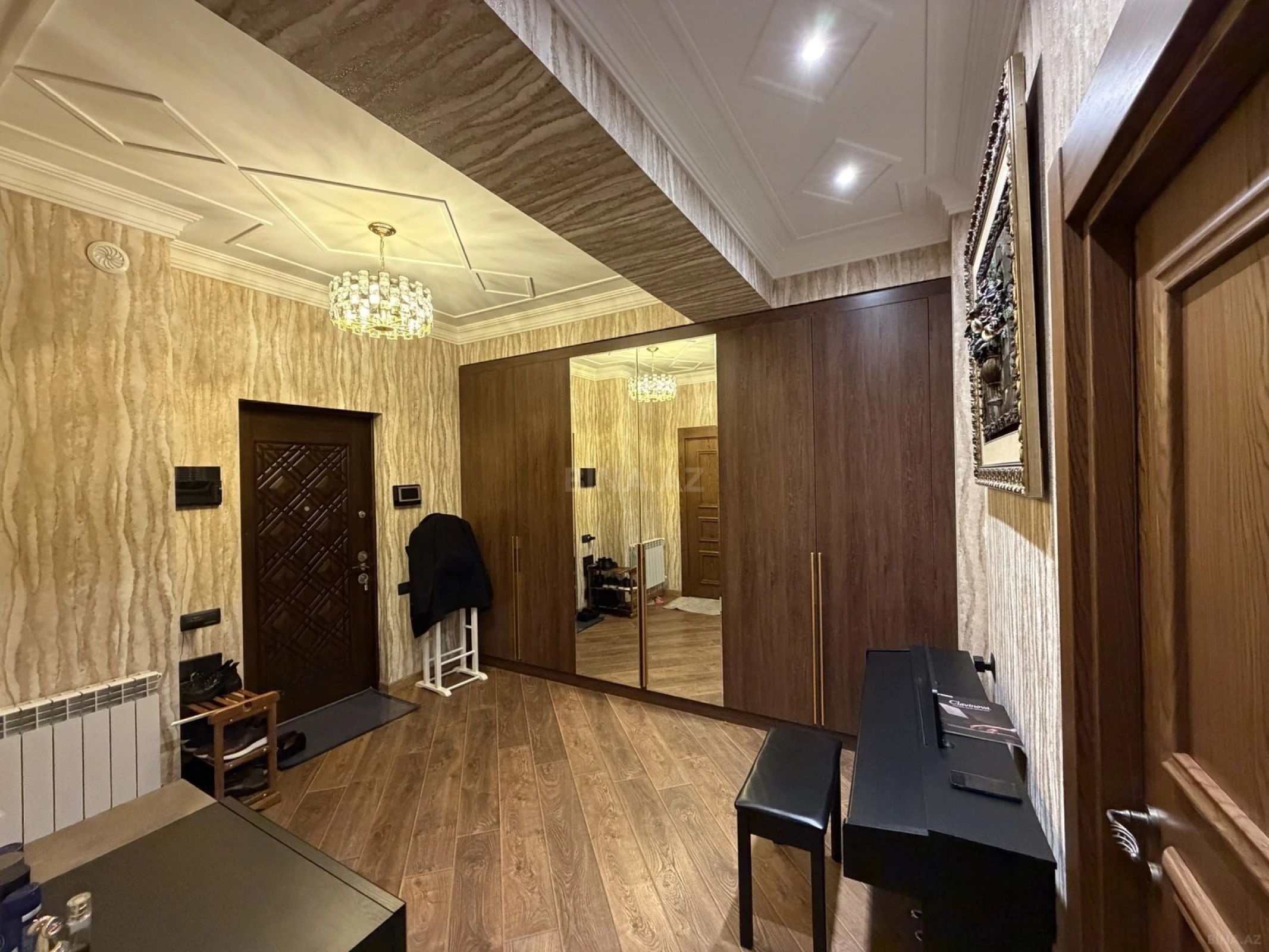 Satılır 2 otaqlı mənzil 70 m²